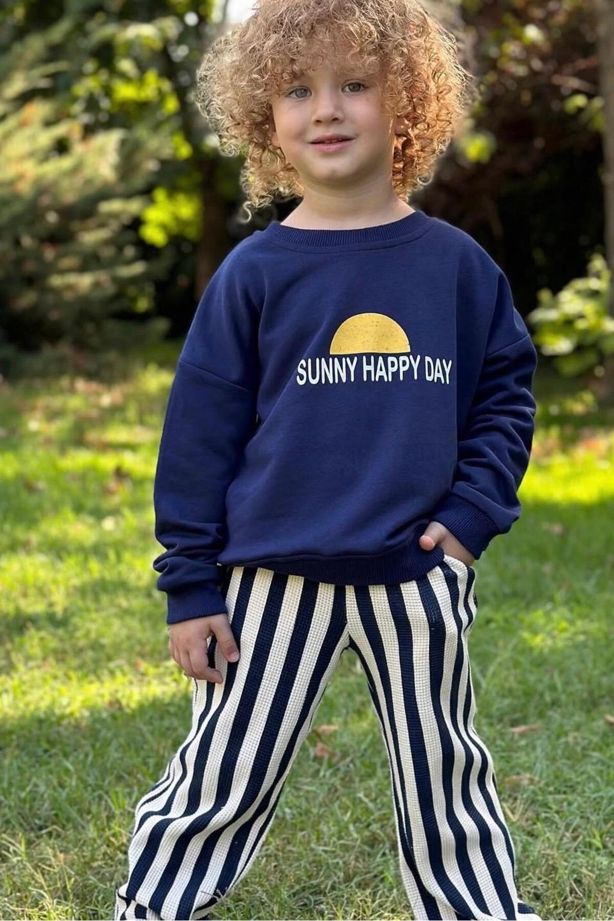 Erkek Çocuk Mavi Güneş Baskılı Sweatshirt ve Çizgili Pantolon İkili Takım - Lacivert