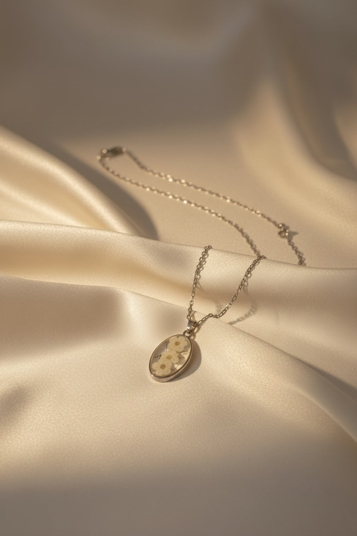 Minimal Çiçek Detaylı Cam Kolye – Gold & Silver Paslanmaz Çelik Kolye
