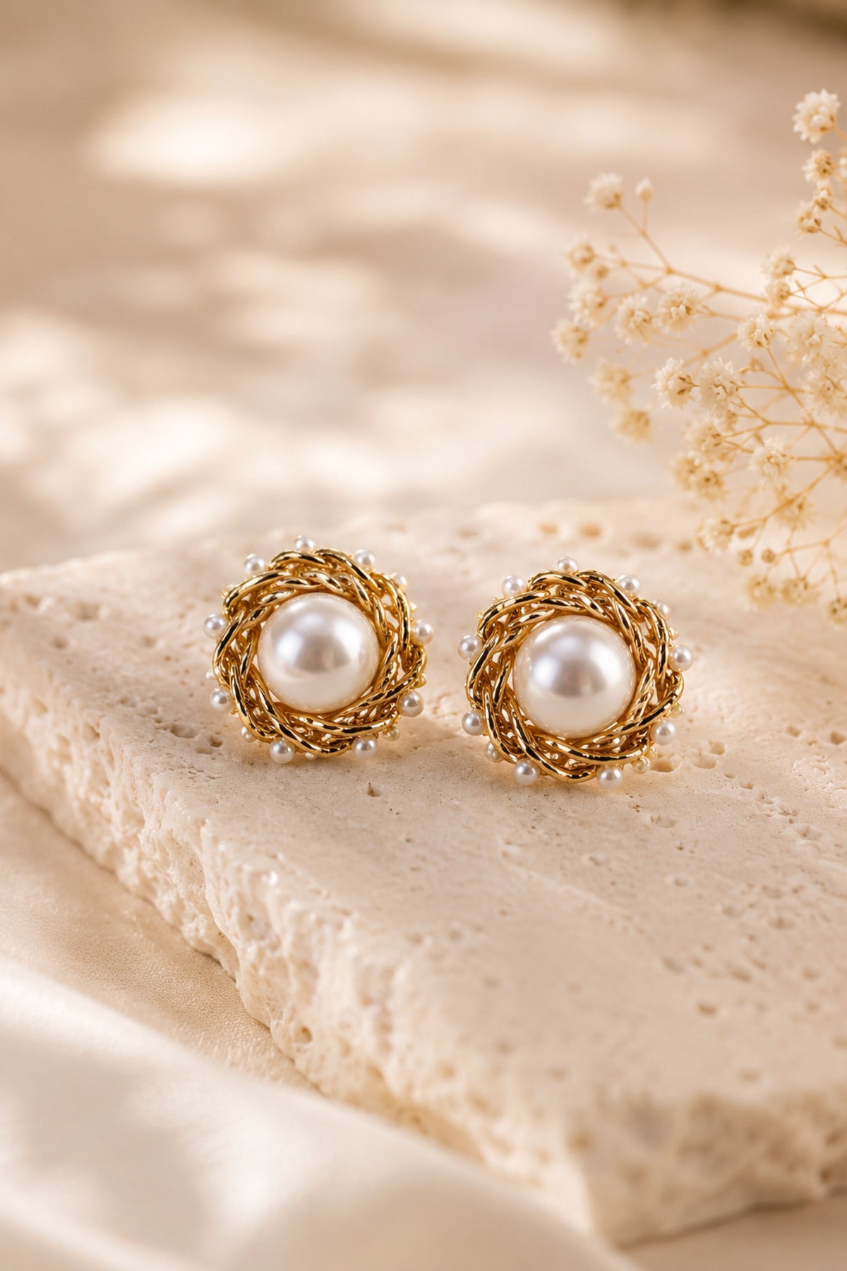 Gold İnci Detaylı Kadın Küpe Paslanmaz Çelik Vintage Model