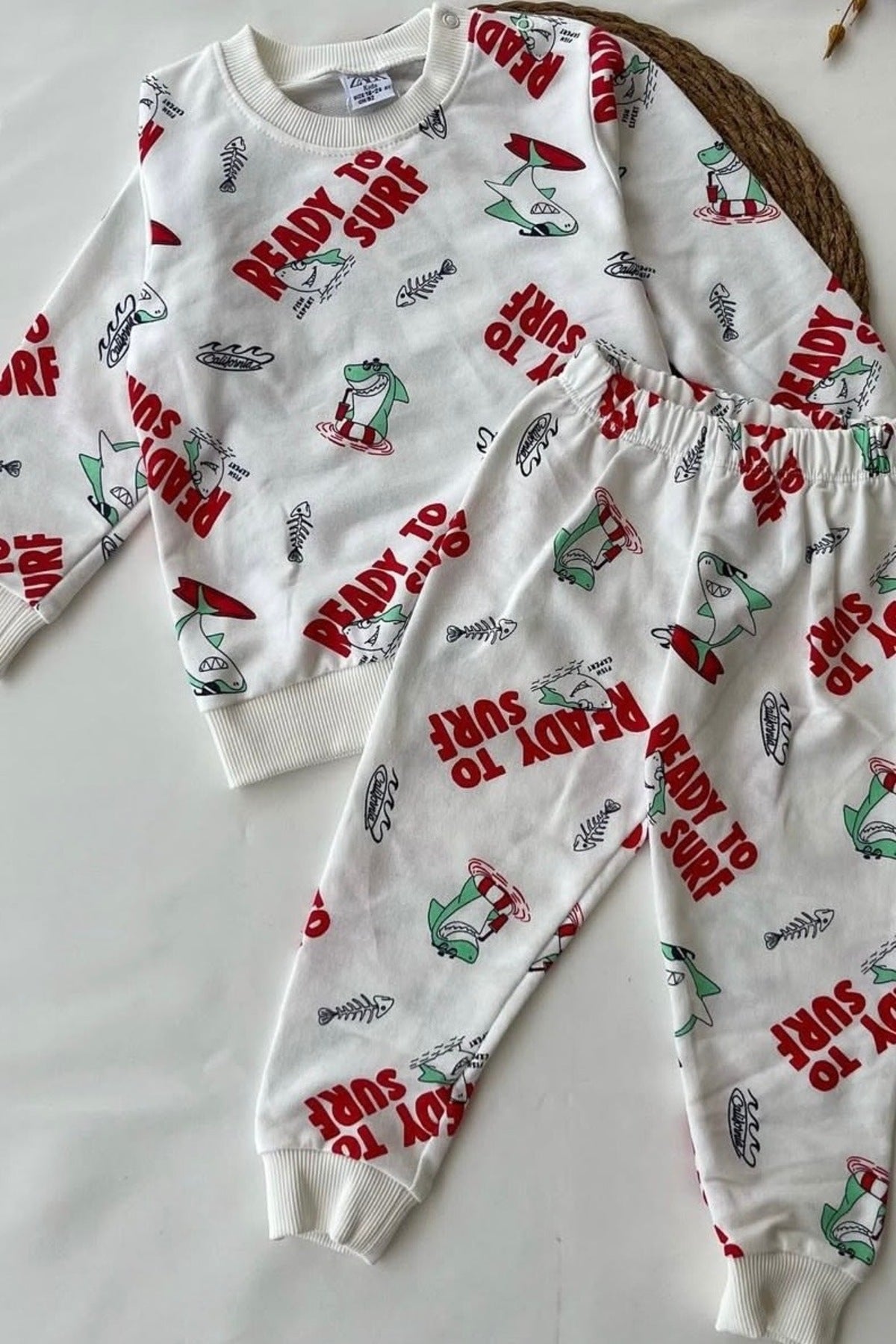 Erkek Çocuk Baskılı Eşofman Takımı - Uzun Kollu Sweatshirt, Köpek Balığı / Surf Desenli