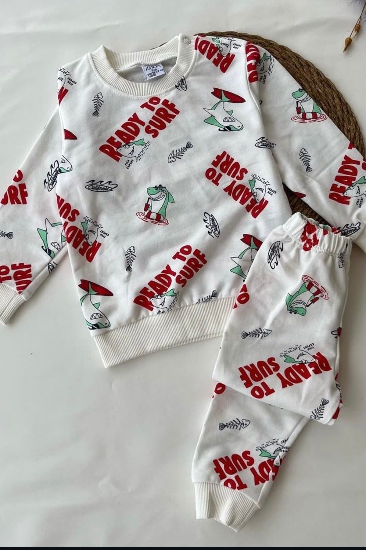 Erkek Çocuk Baskılı Eşofman Takımı - Uzun Kollu Sweatshirt, Köpek Balığı / Surf Desenli