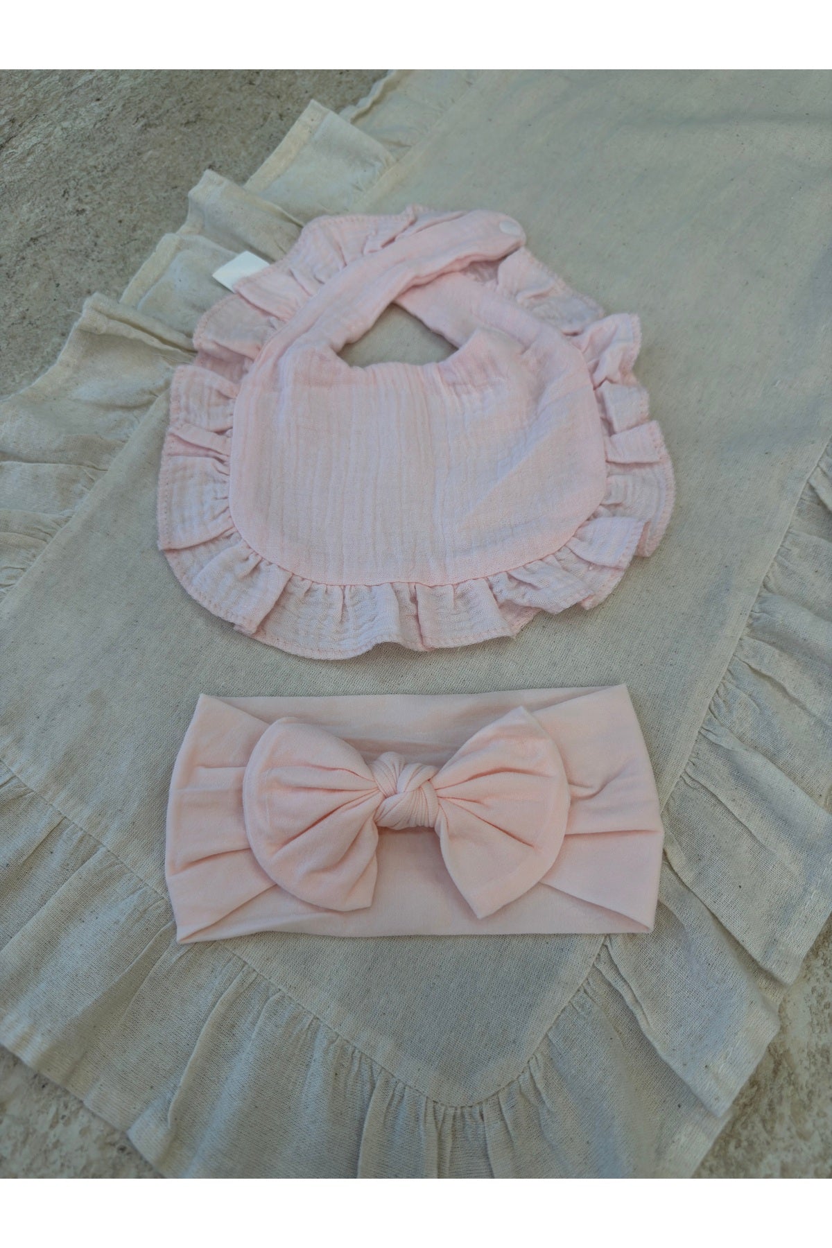 Müslin Bebek Mama Önlüğü ve Yumuşak Bandana Seti | Kulak Korumalı | 3 Renk